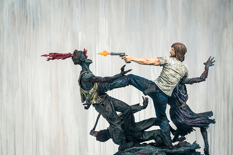 Illustration for article titled New Hyper-Violent The Walking Dead Statue